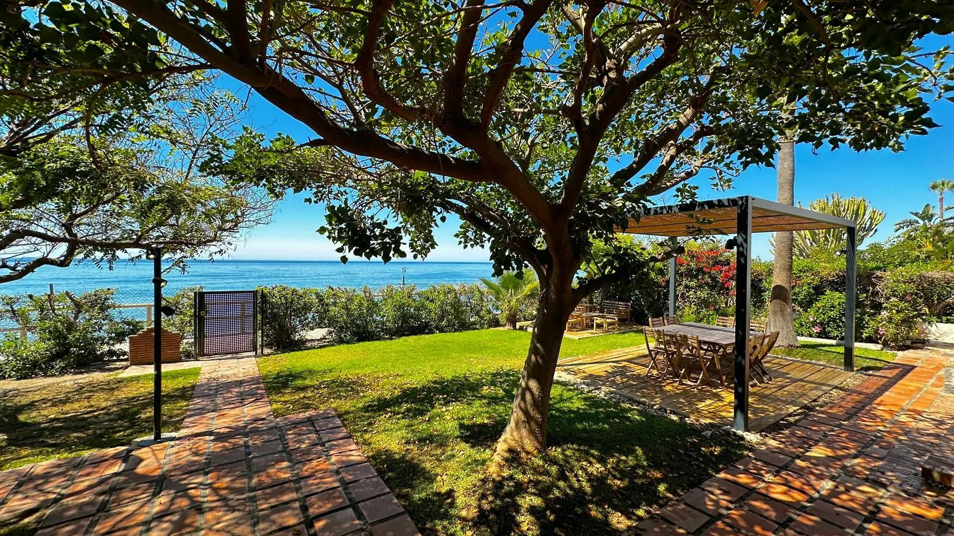 Villa Alboran Beachfront 9Pax Torre de Benagalbon