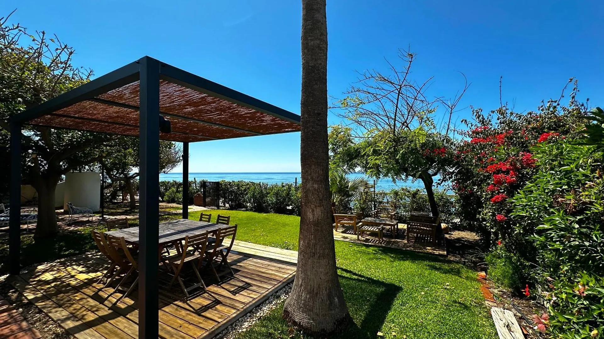 Villa Alboran Beachfront 9Pax Torre de Benagalbon Holiday home