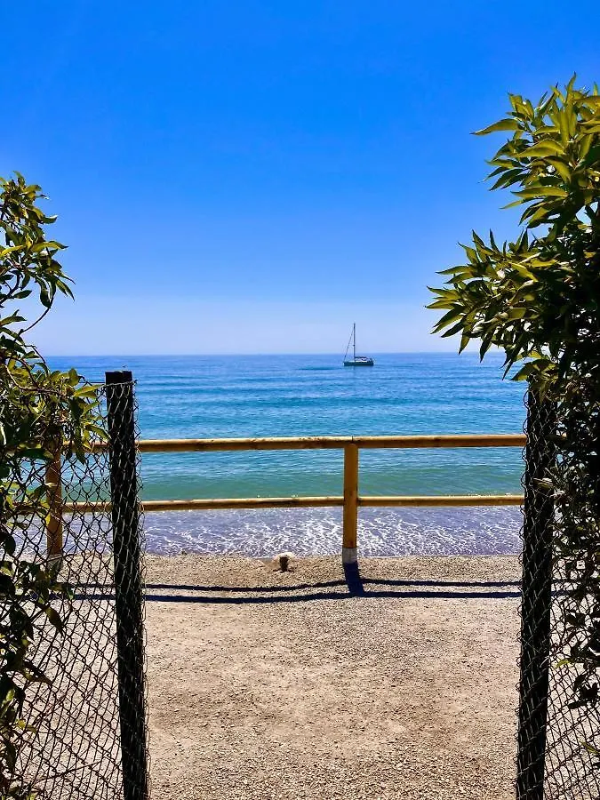 Villa Alboran Beachfront 9Pax Torre de Benagalbon 0*,