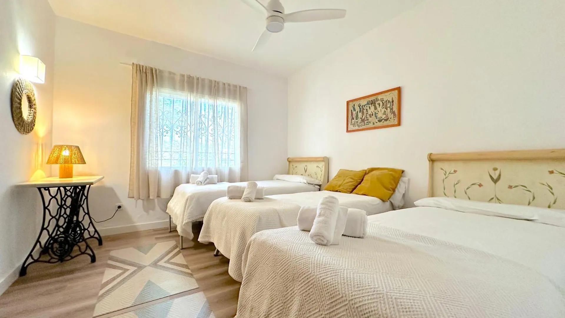 Villa Alboran Beachfront 9Pax Torre de Benagalbon Prázdninový dům
